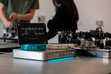 Moku:Lab and Moku:Pro setup with a lock-in amplifier interface on the iPad to conduct quadrant photodiode sensing (QPD).